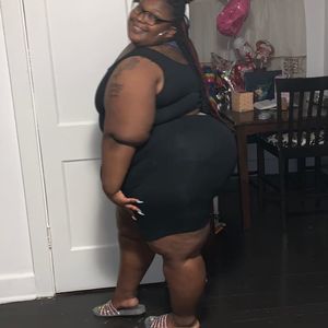 Meet your Posher, Bee